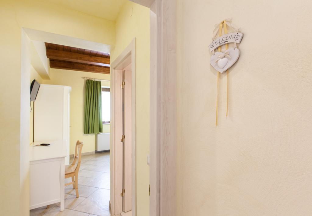 Bed and Breakfast A Casa Nostra Residenza Di Charme Candela Habitación foto