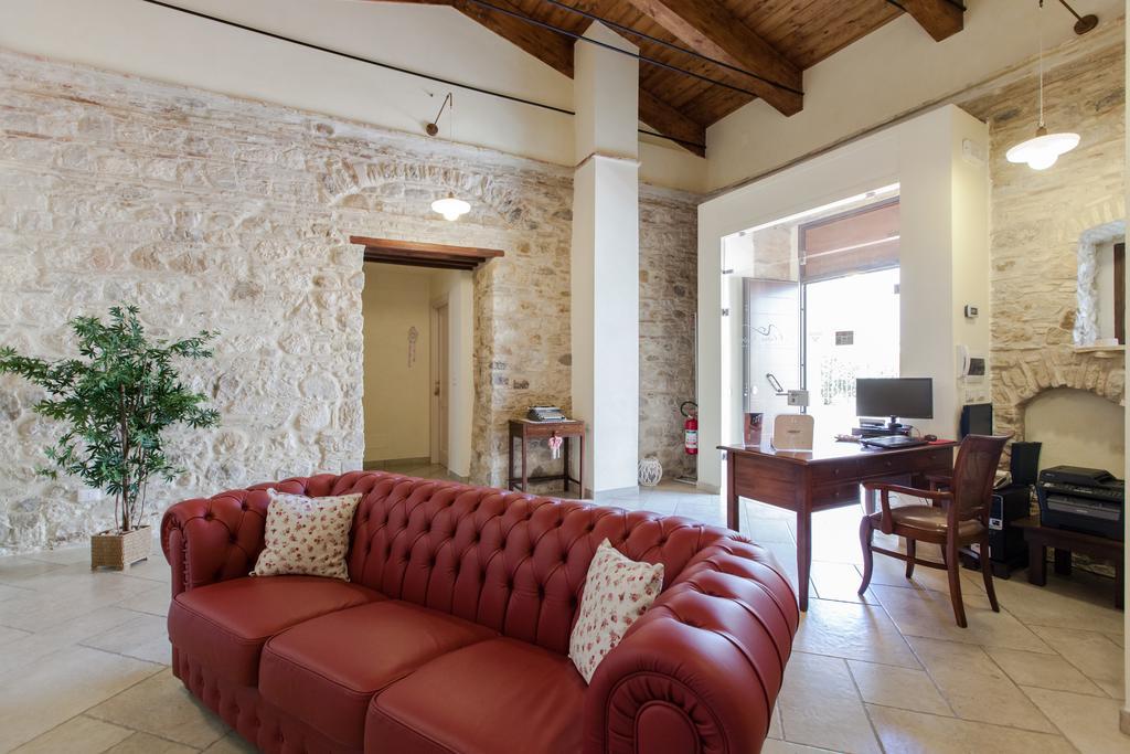 Bed and Breakfast A Casa Nostra Residenza Di Charme Candela Exterior foto